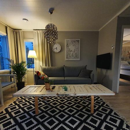 Vaere Holiday Home - Lakeside Relaxation Point إيناري المظهر الخارجي الصورة